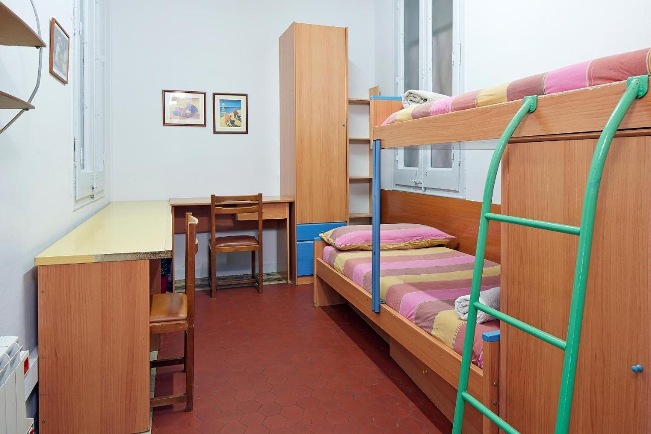 B&B Estudiantes Balmes Барселона Экстерьер фото