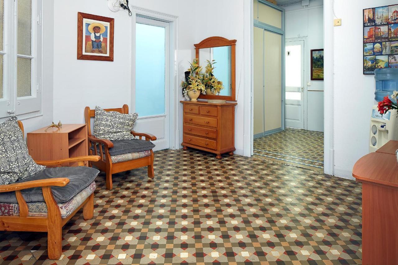 B&B Estudiantes Balmes Барселона Экстерьер фото
