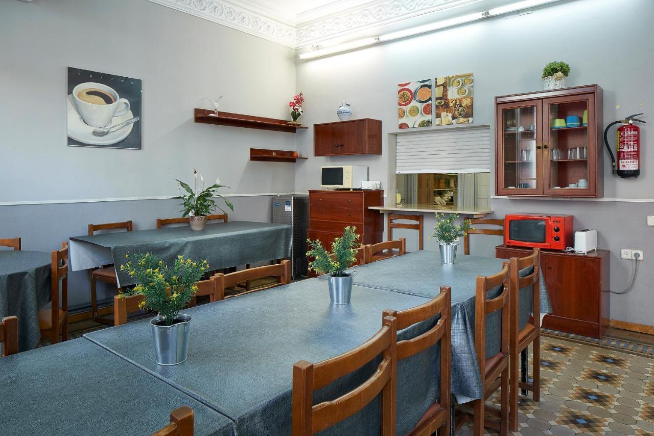 B&B Estudiantes Balmes Барселона Экстерьер фото